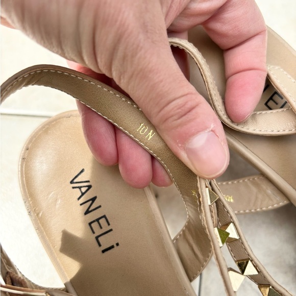 Vaneli studded tan strappy block heels size 10
Narrow - Picture 4 of 6